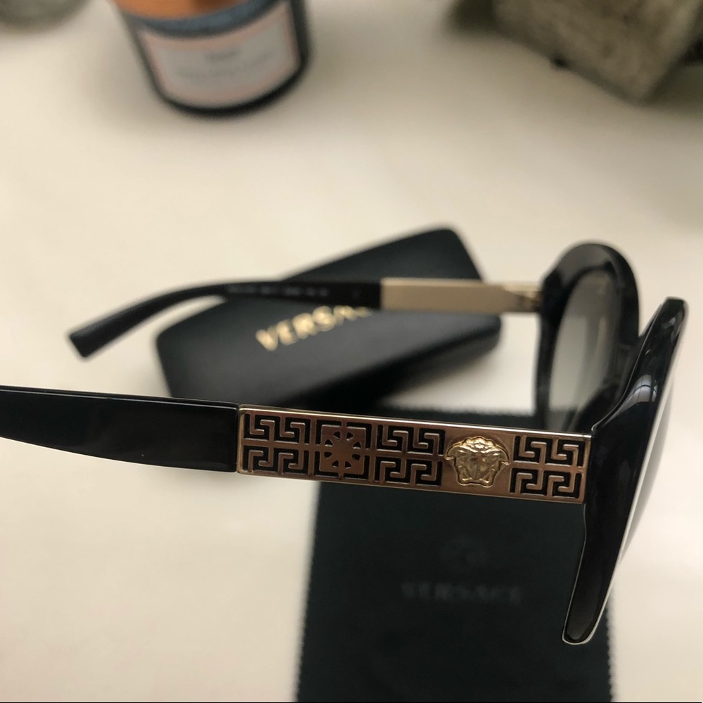 Versace sunglasses - Picture 5 of 8